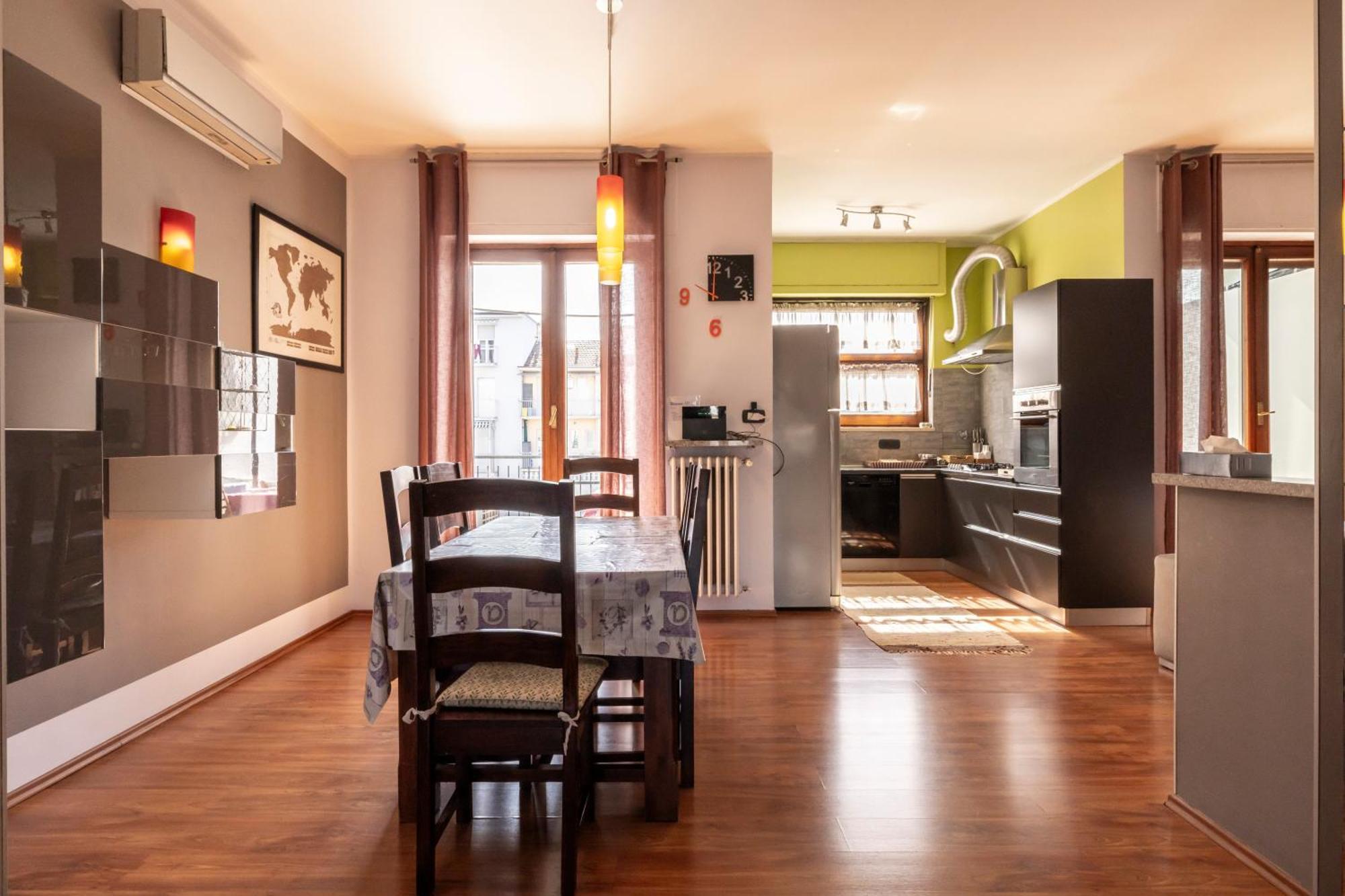 Turin Center Whit Private Parking Apartment Bagian luar foto